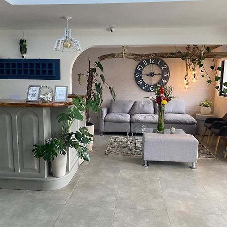 Berlor Airport Inn Río Segundo Eksteriør billede