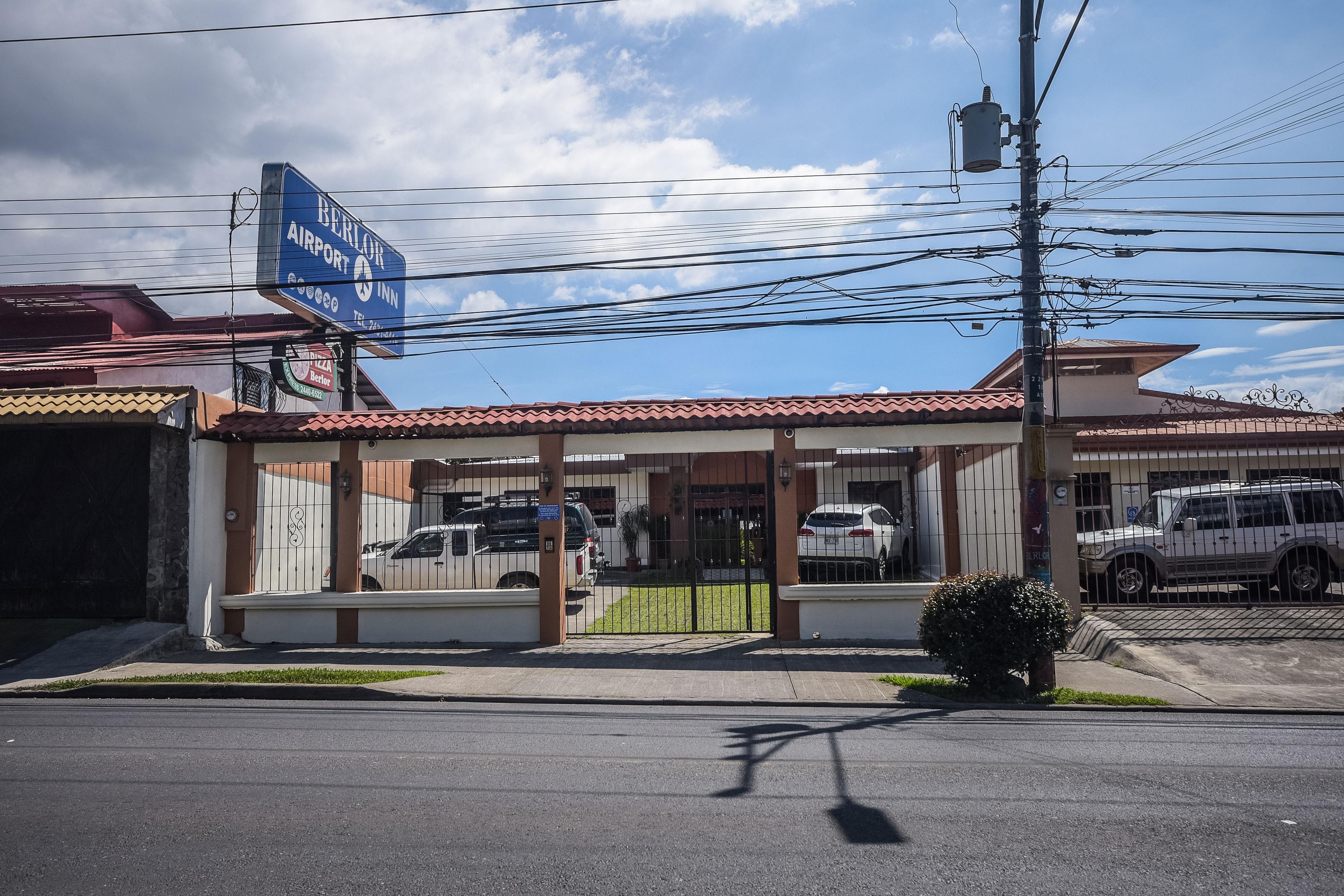 Berlor Airport Inn Río Segundo Eksteriør billede