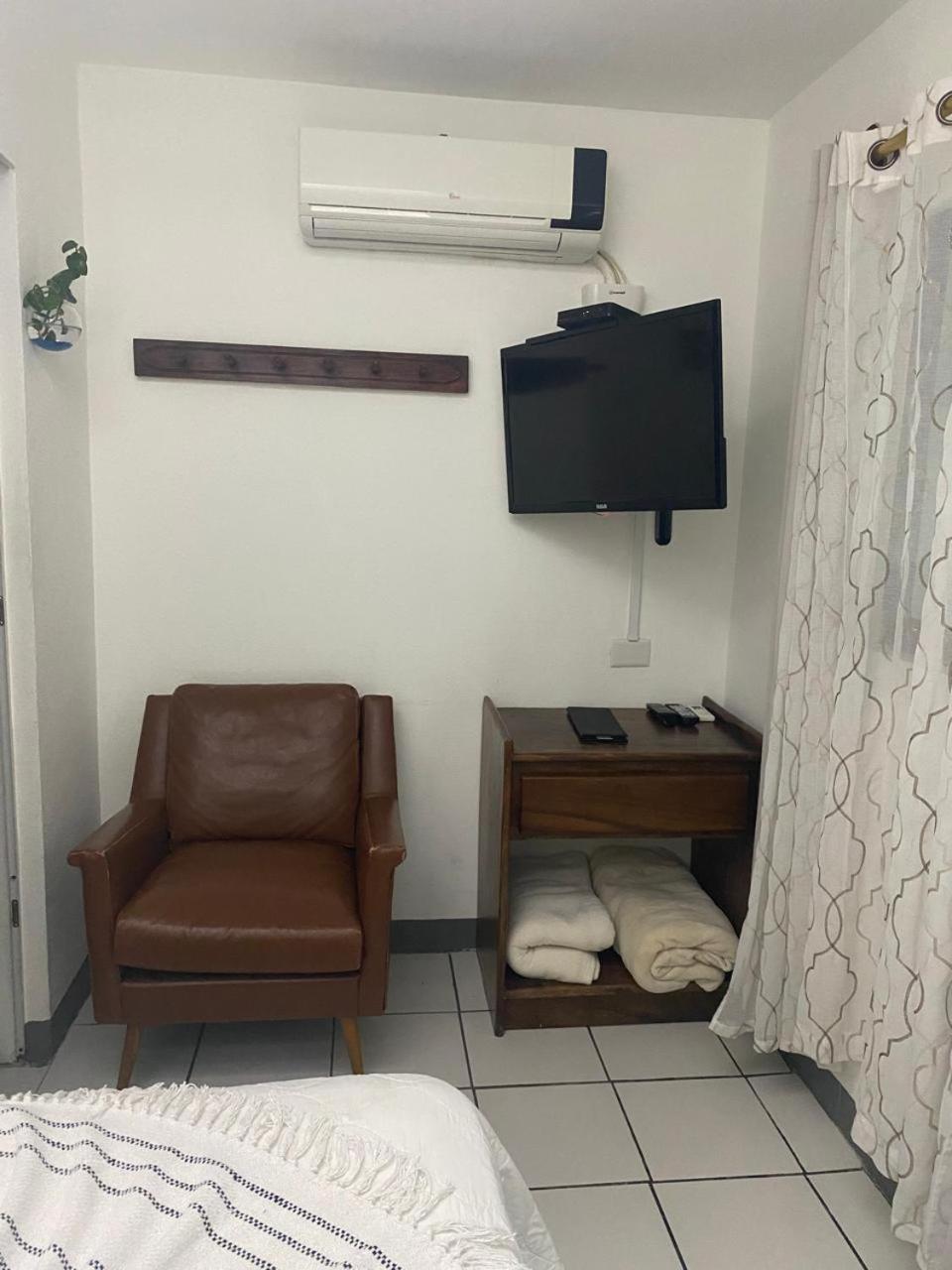 Berlor Airport Inn Río Segundo Eksteriør billede
